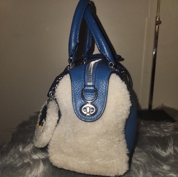 EUC Coach Sherpa Tote Bag w Bag Charm no callouts . - Picture 9 of 11